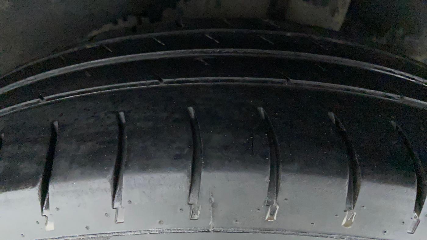 2010 Maruti Swift Dzire VXI, Petrol, Manual, 63,696 km, Left Rear Tyre Tread