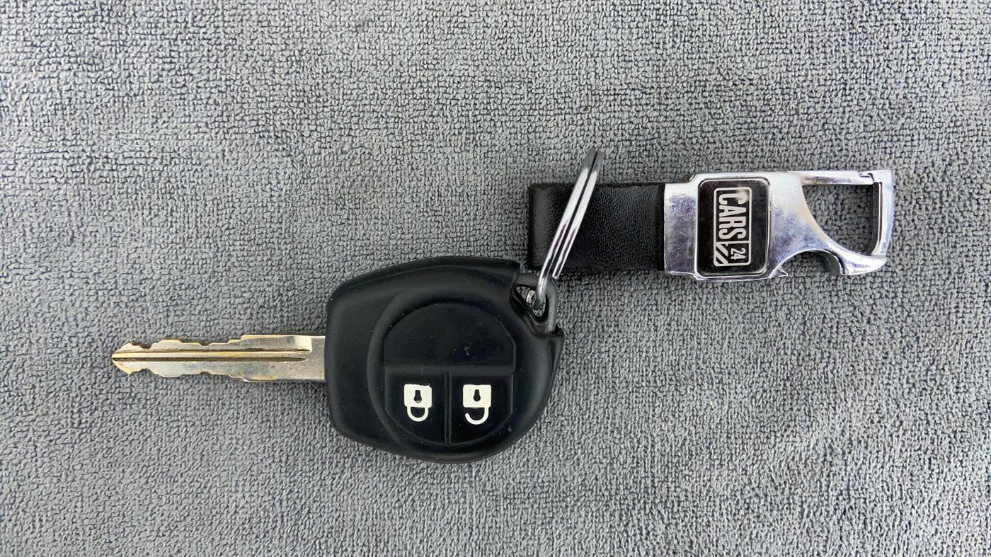 2010 Maruti Swift Dzire VXI, Petrol, Manual, 63,696 km, Key Close Up