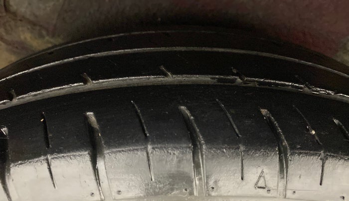 2010 Hyundai i10 SPORTZ 1.2 AT, Petrol, Automatic, 80,684 km, Right Rear Tyre Tread