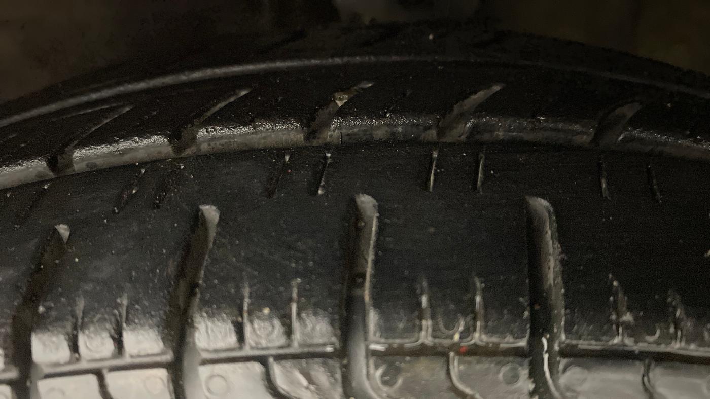 2010 Hyundai i10 SPORTZ 1.2 AT, Petrol, Automatic, 80,684 km, Left Front Tyre Tread
