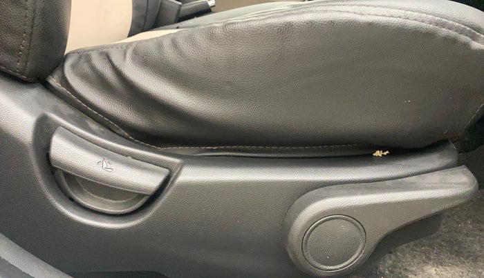 2017 Hyundai Grand i10 ASTA 1.2 KAPPA VTVT, Petrol, Manual, 65,910 km, Driver Side Adjustment Panel