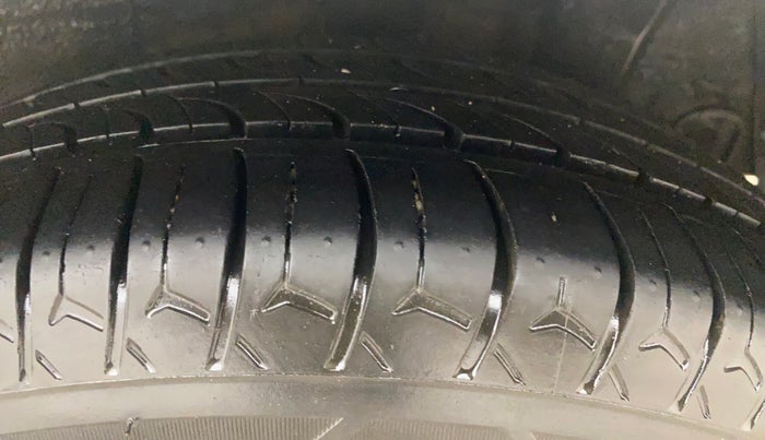 2017 Hyundai Grand i10 ASTA 1.2 KAPPA VTVT, Petrol, Manual, 65,910 km, Left Rear Tyre Tread