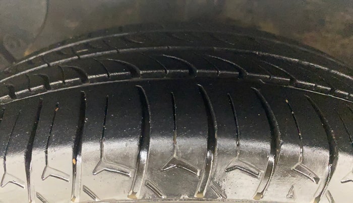 2017 Hyundai Grand i10 ASTA 1.2 KAPPA VTVT, Petrol, Manual, 65,910 km, Left Front Tyre Tread