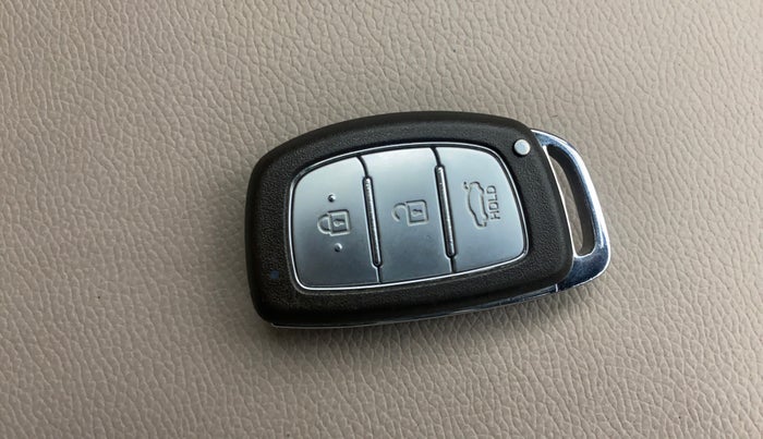 2017 Hyundai Grand i10 ASTA 1.2 KAPPA VTVT, Petrol, Manual, 65,910 km, Key Close Up