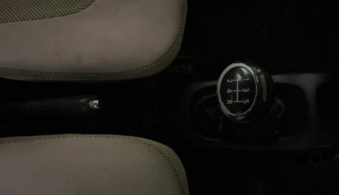 2016 Maruti Wagon R 1.0 VXI, Petrol, Manual, 92,640 km, Gear Lever