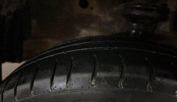 2016 Maruti Wagon R 1.0 VXI, Petrol, Manual, 92,640 km, Left Front Tyre Tread