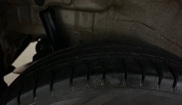 2016 Maruti Wagon R 1.0 VXI, Petrol, Manual, 92,640 km, Right Rear Tyre Tread