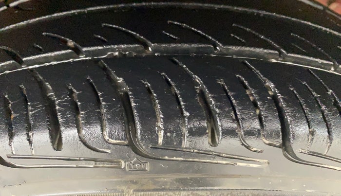 2015 Maruti Alto K10 VXI AMT, Petrol, Automatic, 47,775 km, Right Front Tyre Tread