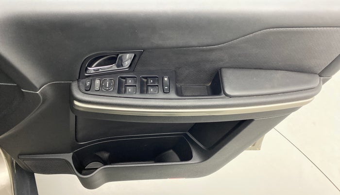 2018 Tata Hexa Varicor 400 XTA, Diesel, Automatic, 59,336 km, Driver Side Door Panels Control