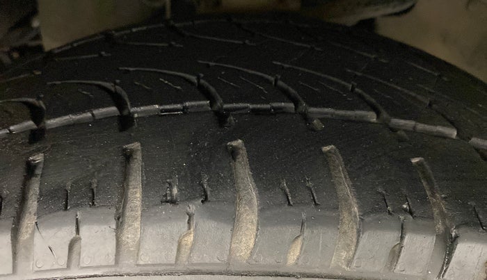 2018 Tata Hexa Varicor 400 XTA, Diesel, Automatic, 59,336 km, Right Front Tyre Tread