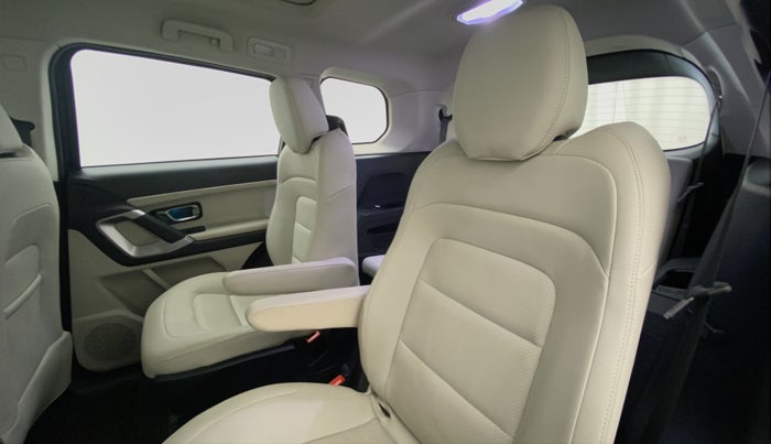 2021 Tata Safari XZA PLUS 6S, Diesel, Automatic, 15,678 km, Right Side Rear Door Cabin