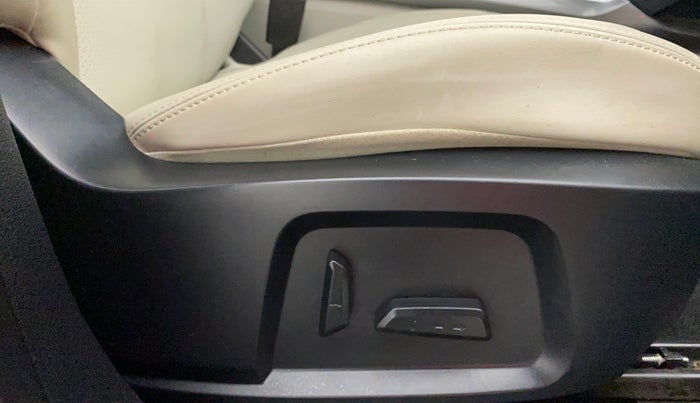2021 Tata Safari XZA PLUS 6S, Diesel, Automatic, 15,678 km, Driver Side Adjustment Panel
