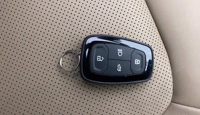 2022 Tata NEXON XZA PLUS KAZIRANGA PETROL, Petrol, Automatic, 31,771 km, Key Close Up