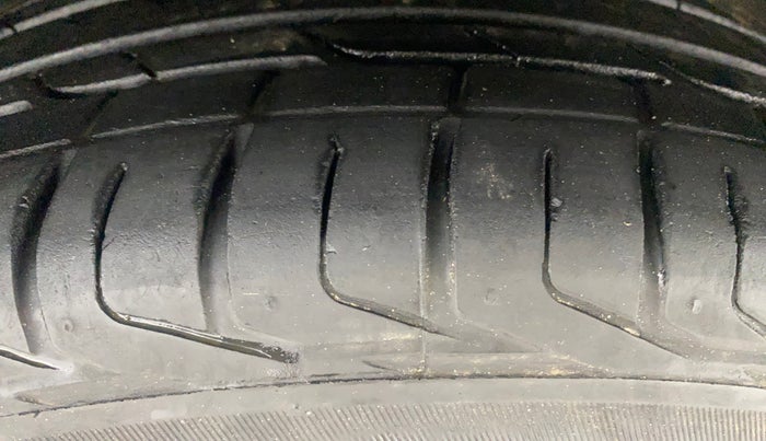 2022 Tata NEXON XZA PLUS KAZIRANGA PETROL, Petrol, Automatic, 31,771 km, Right Front Tyre Tread
