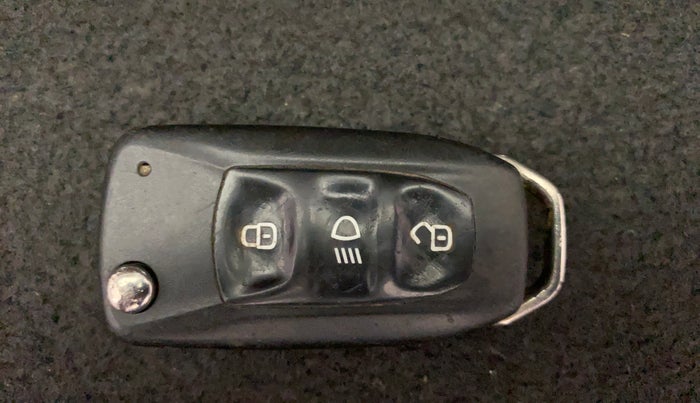 2018 Tata Tiago XT 1.2 REVOTRON, Petrol, Manual, 85,429 km, Key Close Up