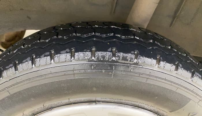 2016 Renault Kwid RXT 1.0, Petrol, Manual, 55,413 km, Left Rear Tyre Tread