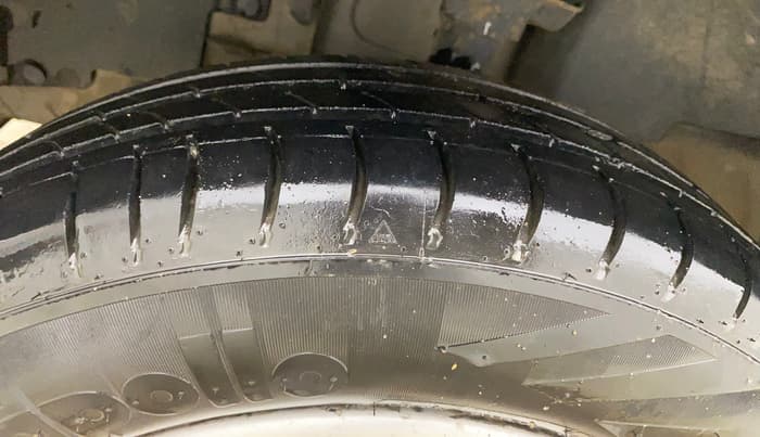 2016 Renault Kwid RXT 1.0, Petrol, Manual, 55,413 km, Left Front Tyre Tread