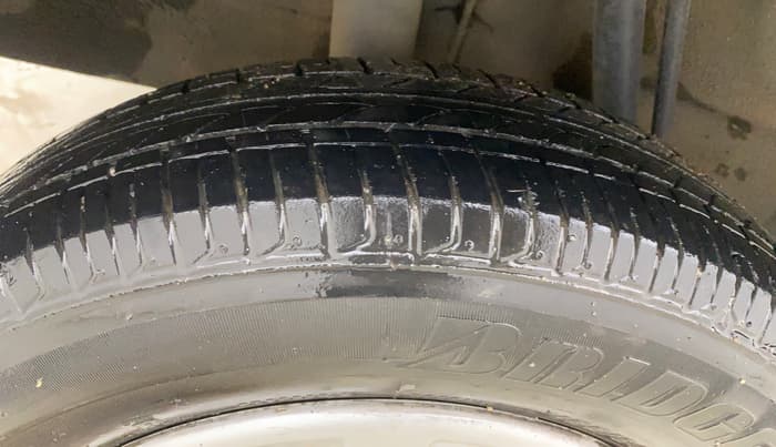 2016 Renault Kwid RXT 1.0, Petrol, Manual, 55,413 km, Right Rear Tyre Tread