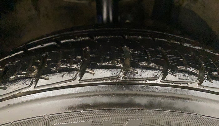 2017 Maruti Baleno ZETA CVT PETROL 1.2, Petrol, Automatic, 46,646 km, Right Front Tyre Tread