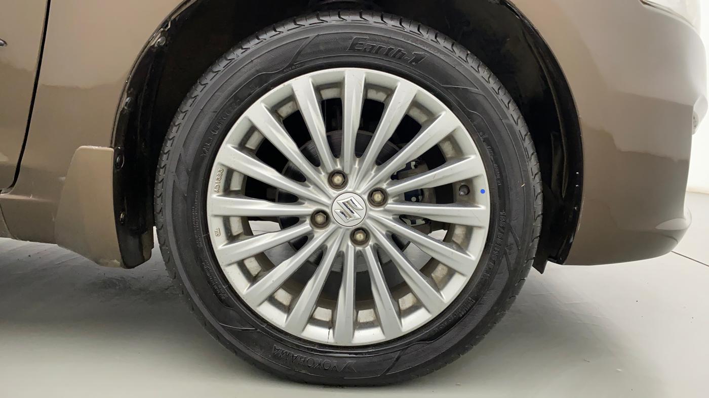2016 Maruti Ciaz ZXI+ AT, Petrol, Automatic, 33,520 km, Right Front Wheel