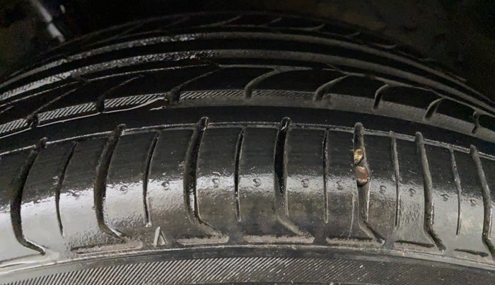 2016 Maruti Ciaz ZXI+ AT, Petrol, Automatic, 33,520 km, Left Front Tyre Tread