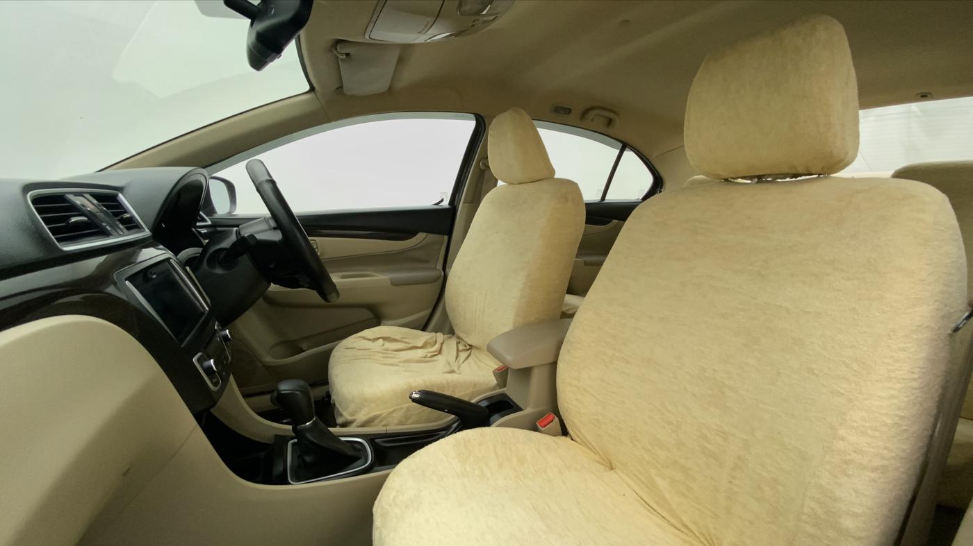 2016 Maruti Ciaz ZXI+ AT, Petrol, Automatic, 33,520 km, Right Side Front Door Cabin