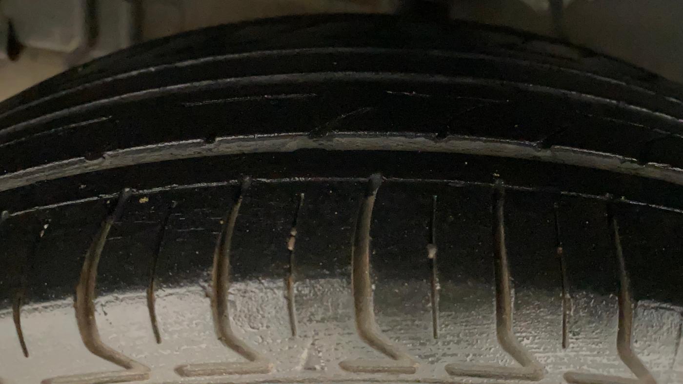 2014 Tata Zest XMA F-TRONIC DIESEL, Diesel, Automatic, 96,667 km, Right Rear Tyre Tread