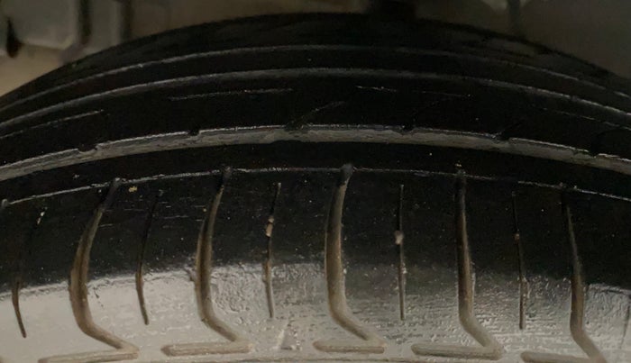 2014 Tata Zest XMA F-TRONIC DIESEL, Diesel, Automatic, 96,667 km, Right Rear Tyre Tread