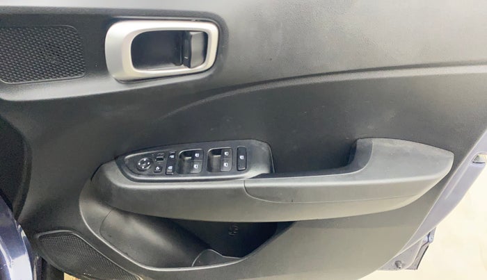 2022 Hyundai VENUE SX 1.5 CRDI, Diesel, Manual, 33,566 km, Driver Side Door Panels Control