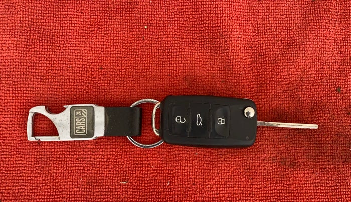 2013 Skoda Rapid AMBITION 1.6 TDI CR MT PLUS, Diesel, Manual, 64,231 km, Key Close Up