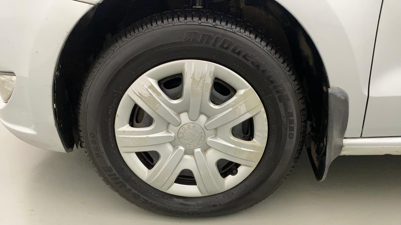 2013 Skoda Rapid AMBITION 1.6 TDI CR MT PLUS, Diesel, Manual, 64,231 km, Left Front Wheel