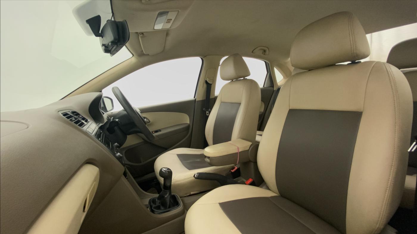 2013 Skoda Rapid AMBITION 1.6 TDI CR MT PLUS, Diesel, Manual, 64,231 km, Right Side Front Door Cabin