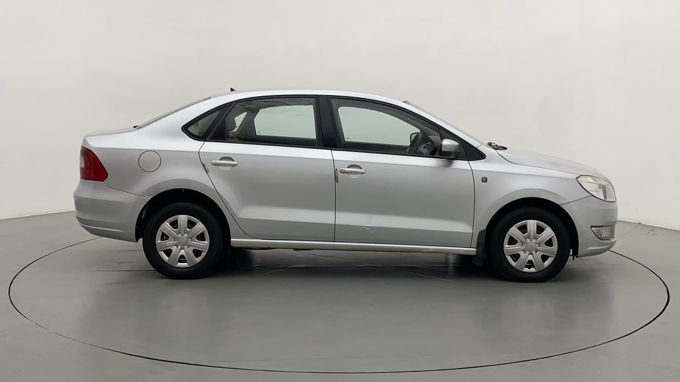 2013 Skoda Rapid AMBITION 1.6 TDI CR MT PLUS, Diesel, Manual, 64,231 km, Right Side
