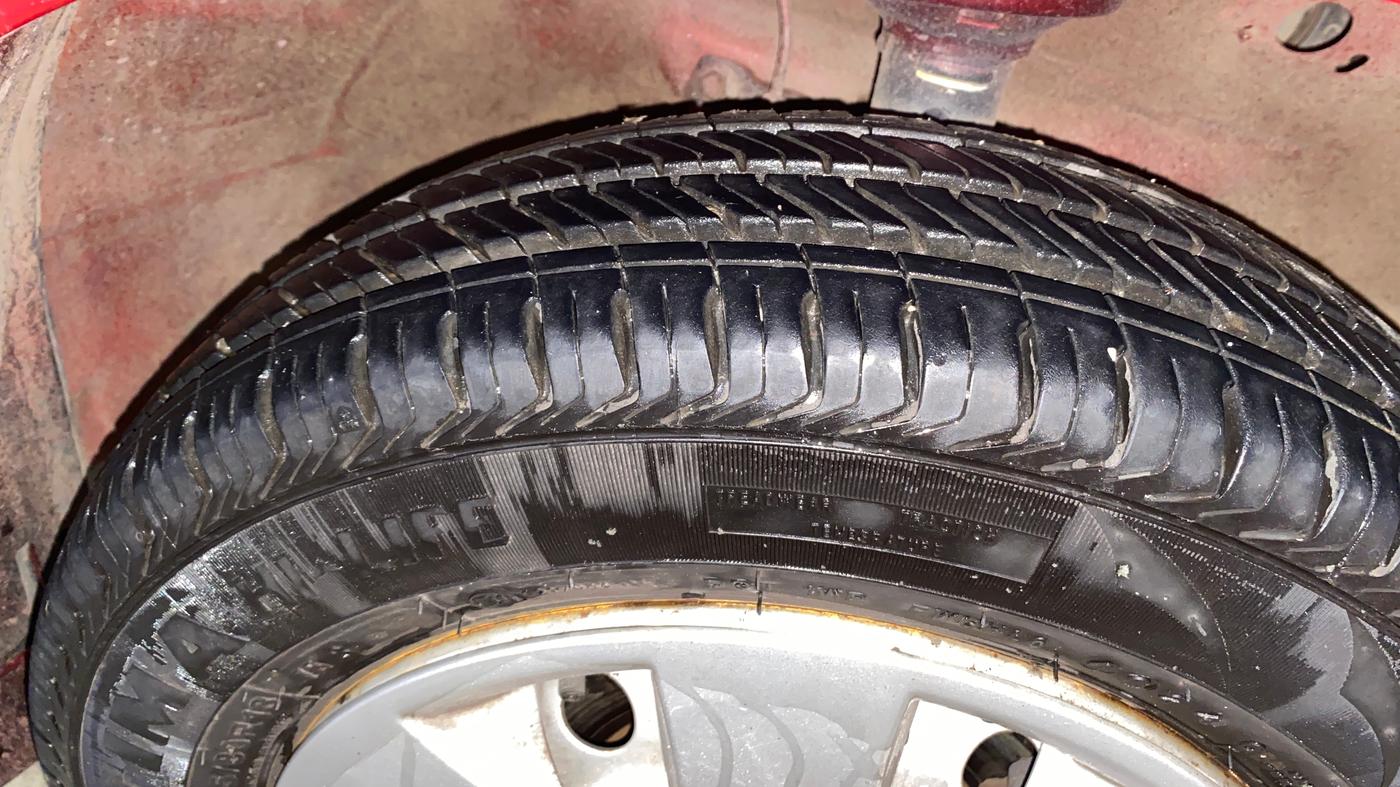 2016 Maruti Wagon R 1.0 LXI CNG, CNG, Manual, 63,749 km, Right Front Tyre Tread
