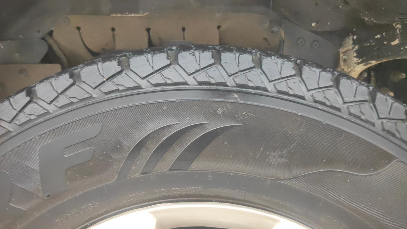 2022 Mahindra Bolero B6 (O), Diesel, Manual, 90,634 km, Right Front Tyre Tread