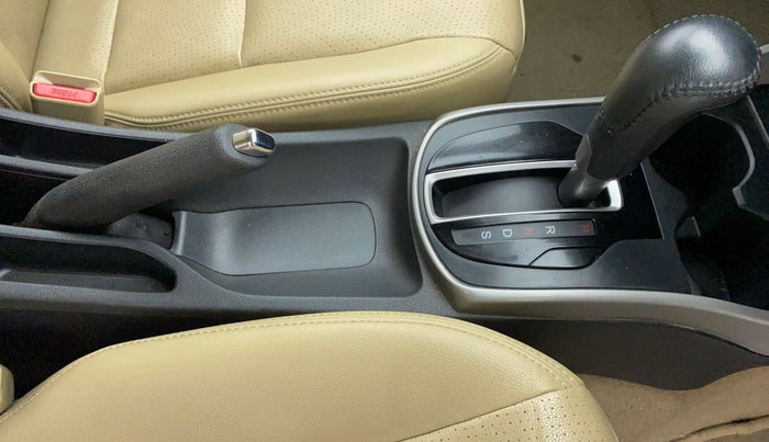 2017 Honda City VX CVT PETROL, Petrol, Automatic, 31,830 km, Gear Lever
