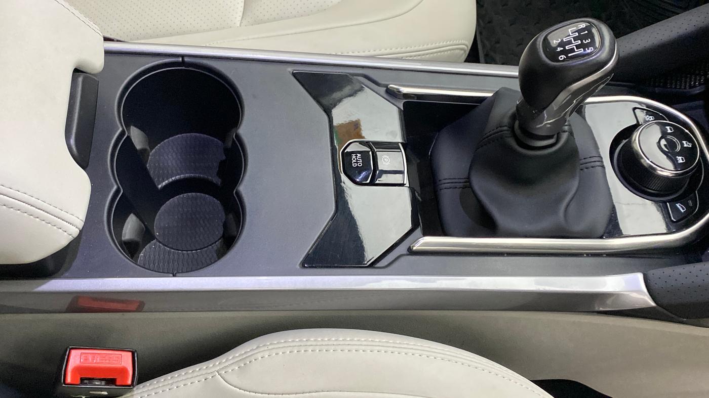 2021 Tata Safari XZ+ 2.0 KRYOTEC, Diesel, Manual, 16,905 km, Gear Lever