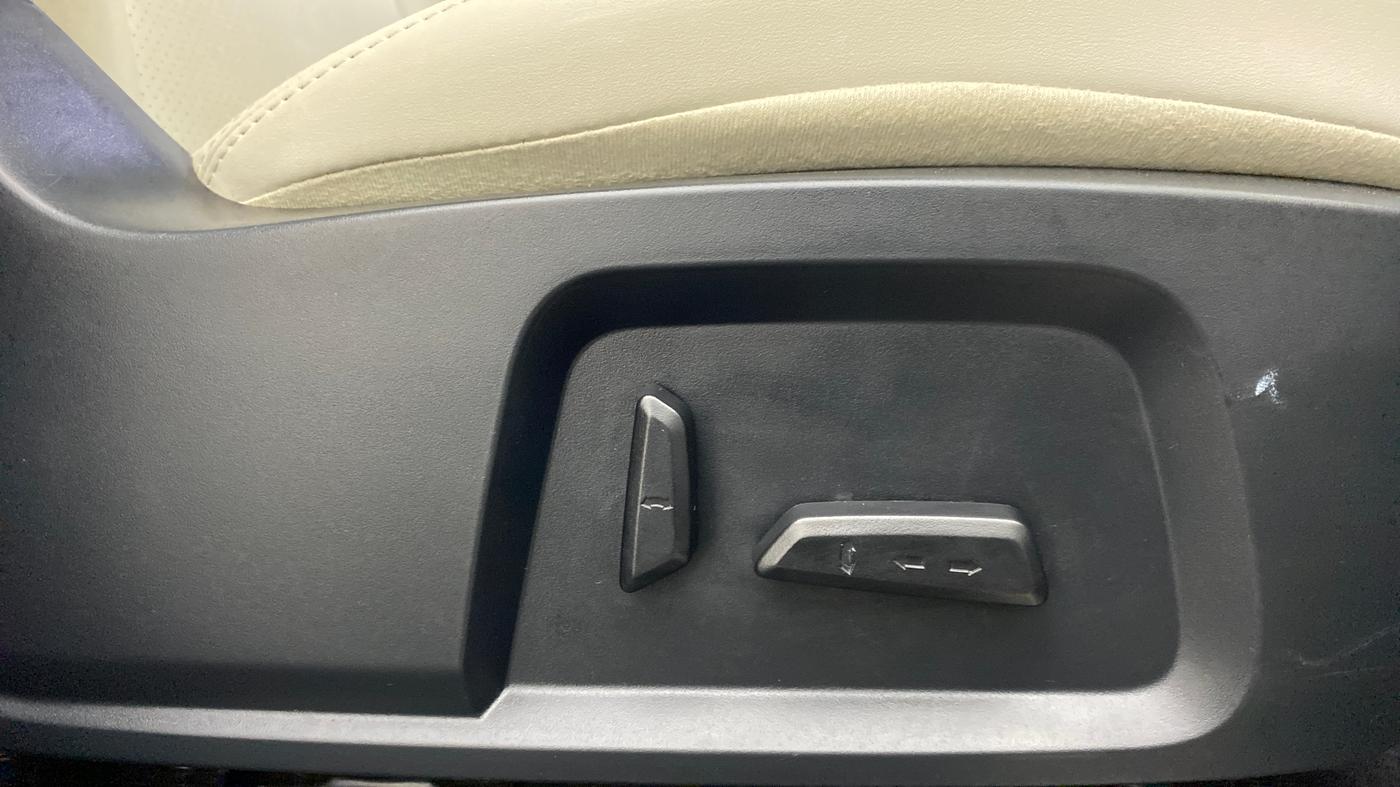 2021 Tata Safari XZ+ 2.0 KRYOTEC, Diesel, Manual, 16,905 km, Driver Side Adjustment Panel