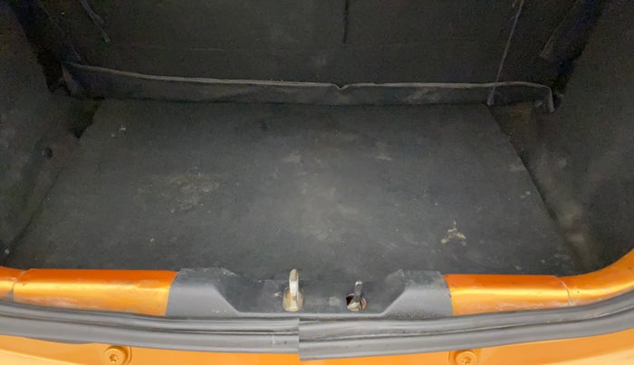 2016 Tata Tiago XZ PETROL, Petrol, Manual, 62,663 km, Boot Inside