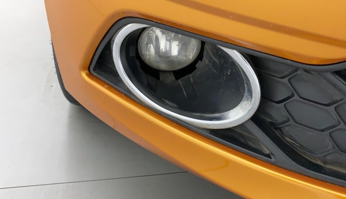 2016 Tata Tiago XZ PETROL, Petrol, Manual, 62,663 km, Right fog light - Not working