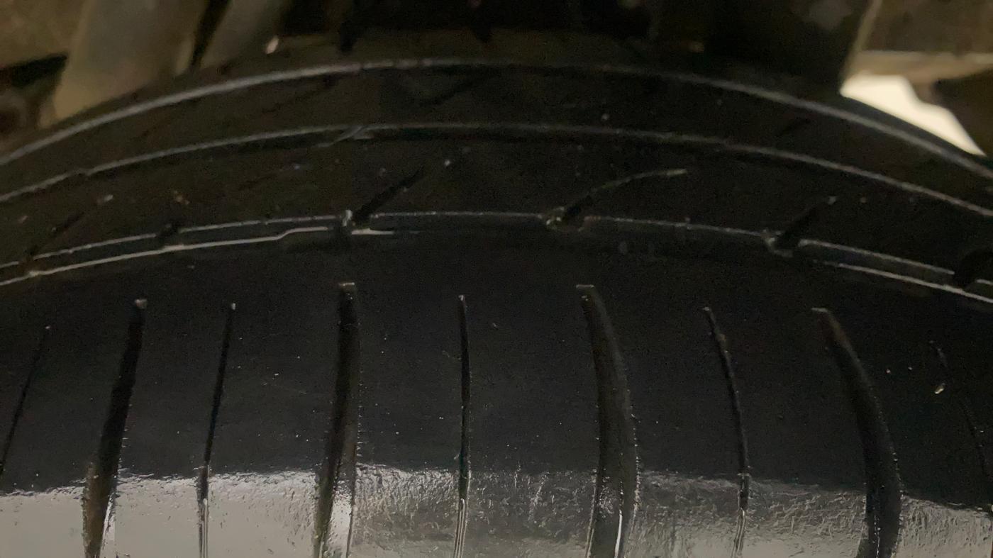 2016 Mahindra Kuv100 K8 D 6 STR, Diesel, Manual, 1,01,037 km, Left Rear Tyre Tread