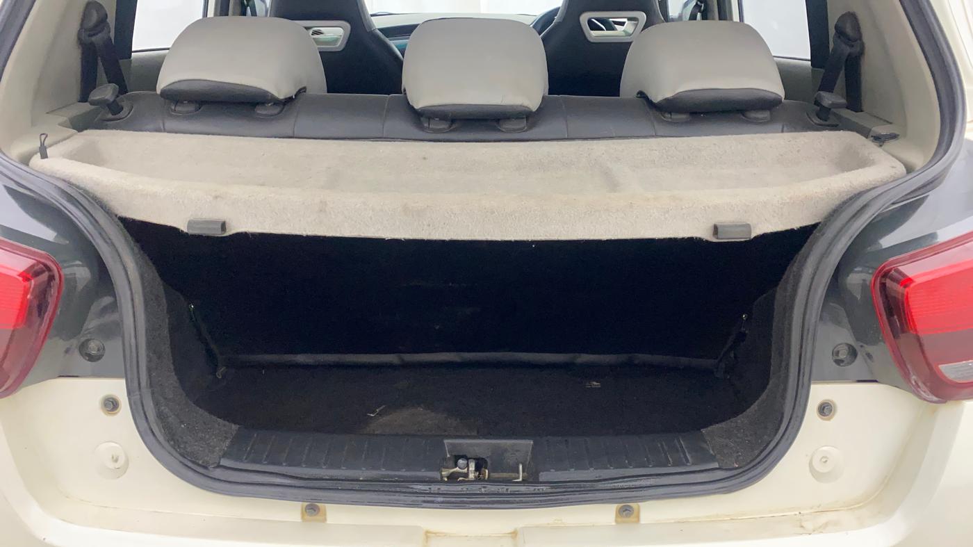 2016 Mahindra Kuv100 K8 D 6 STR, Diesel, Manual, 1,01,037 km, Boot Inside