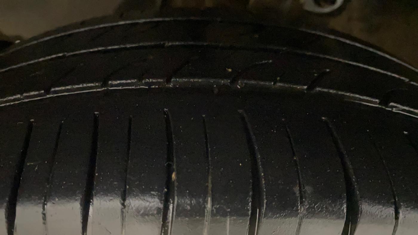 2016 Mahindra Kuv100 K8 D 6 STR, Diesel, Manual, 1,01,037 km, Left Front Tyre Tread