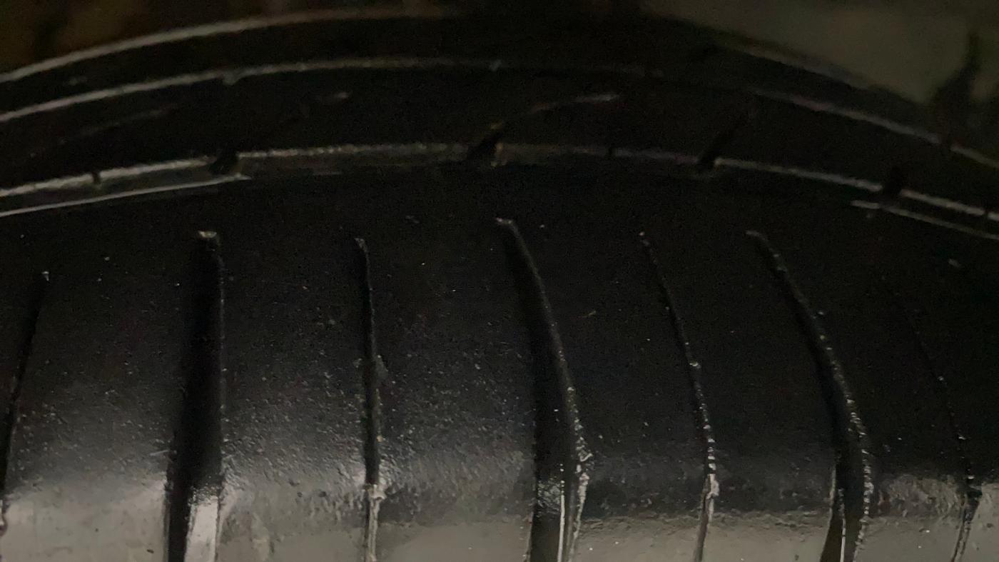 2016 Mahindra Kuv100 K8 D 6 STR, Diesel, Manual, 1,01,037 km, Right Front Tyre Tread