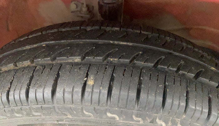 2017 Maruti Wagon R 1.0 LXI CNG (O), CNG, Manual, 44,861 km, Right Front Tyre Tread