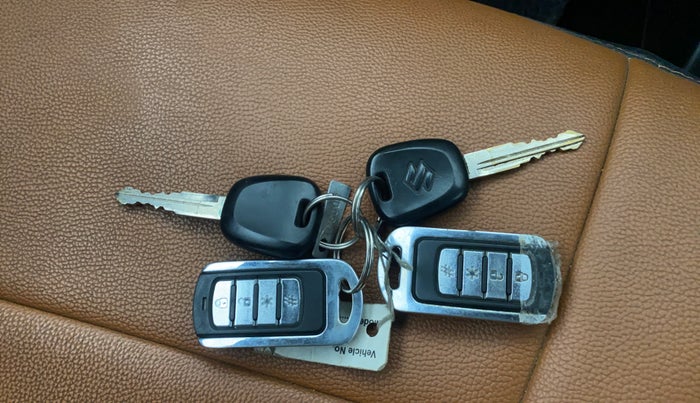 2017 Maruti Wagon R 1.0 LXI CNG (O), CNG, Manual, 44,861 km, Key Close Up