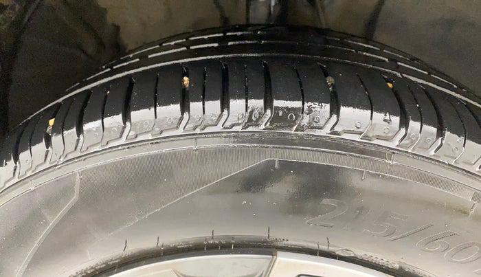 2024 Hyundai VENUE SX (O) 1.0 TURBO DCT DUAL TONE, Petrol, Automatic, 16,890 km, Right Front Tyre Tread