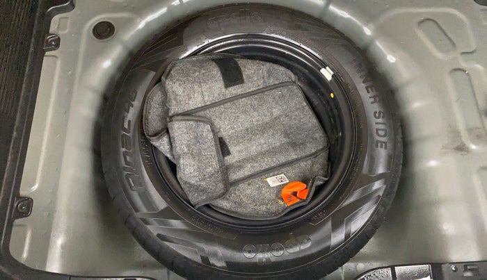 2024 Hyundai VENUE SX (O) 1.0 TURBO DCT DUAL TONE, Petrol, Automatic, 16,890 km, Spare Tyre