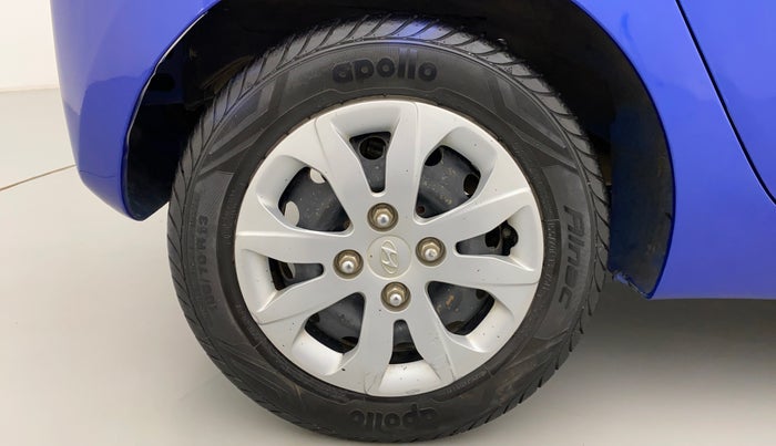 2016 Hyundai Eon MAGNA PLUS OPTIONAL, Petrol, Manual, 23,889 km, Right Rear Wheel