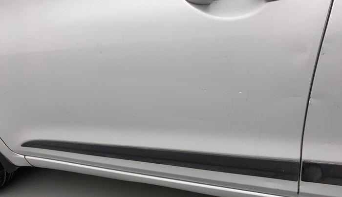 2016 Hyundai Elite i20 SPORTZ 1.2, Petrol, Manual, 77,213 km, Front passenger door - Minor scratches
